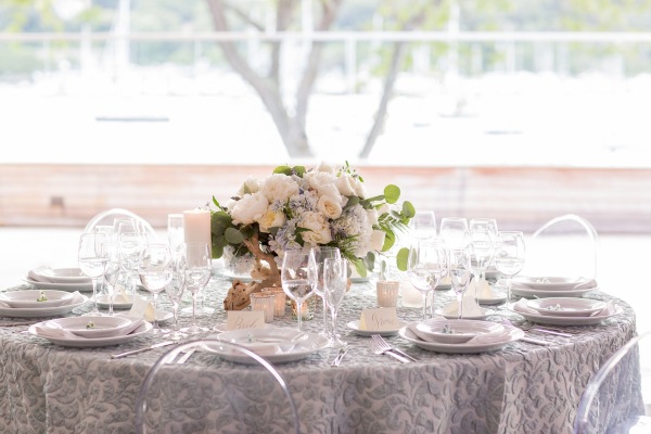 Pale-Green-and-Blue-Wedding-Table-600x400
